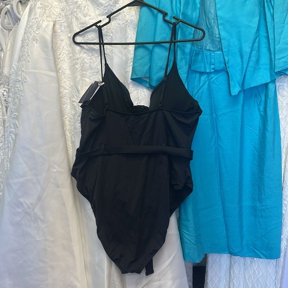 🆕 GOOD AMERICAN Black Show Off One Piece Underwire Cups Belt Swimsuit Size 6 3x - Picture 9 of 11